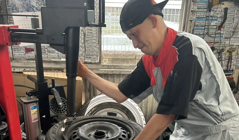 総括部長・二級整備士・検査員の根岸さん｜陽光鈑金塗装センター